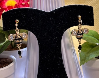 Bumblebee good post earrings