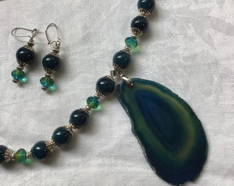 Agate Pendant Necklace