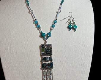 Turquoise & Teal Blue crystal necklace with pendant and matching earrings can wear 28 to 34 inch