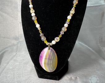 Agate Focal - large stone on gold bail and toggle closure - beaded necklace 18 inch
