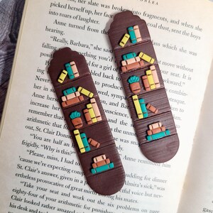 Handmade Polymer Clay Bookmark Bookshelf Design - Unique Gift for Readers & Book Lovers, Literary Accessory
