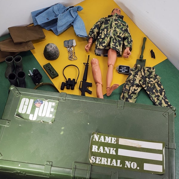 Vintage 90s Wounded GI Joe With Footlocker and Accessories