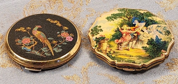 lot of 2 vintage Stratton compacts