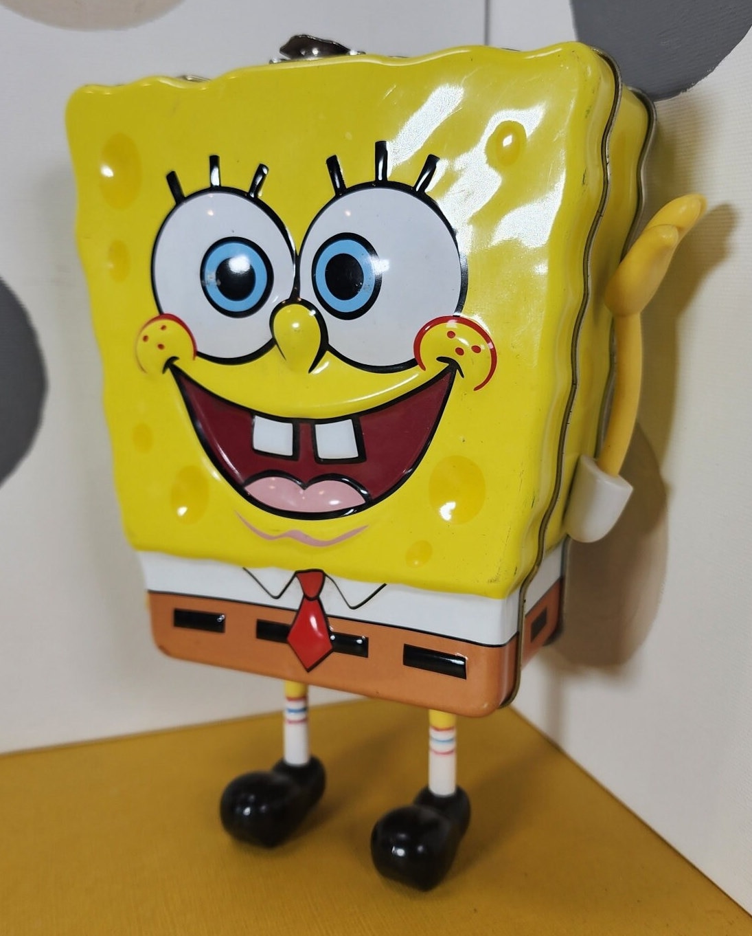 The Tin Box Company 2001 Viacom Spongebob SquarePants Lunch Box