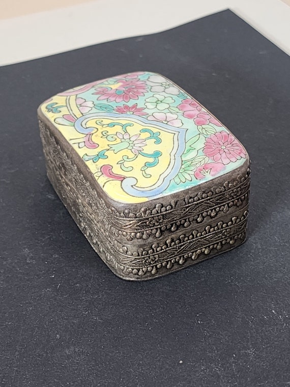 Small Chinese silver Box