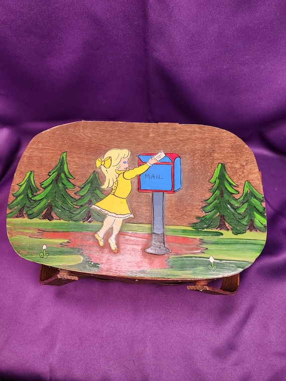 Vintage Carved and Hand-Painted Hand-Made Picnic … - image 2