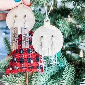 Forest Tree Earrings, Pine Tree Earrings, Wooden Christmas Tree Earrings, Snowy Tree Earrings, Snowy Christmas Tree Earrings