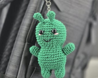 Crochet Alien Keychain Handmade Charm Cute Gift Idea Space Themed Accessory Green Cotton Creature Kawaii Bag Backpack Decoration Small