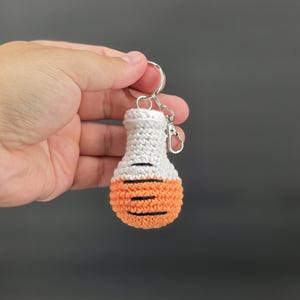 Chemistry Student Gift Handmade Laboratory Flask Keychain Crochet Backpack Charm Science Design Cotton Yarn Accessory Perfect Graduation Present Teacher Appreciation Gift Handmade Quality Item Student Backpack Decoration Chemistry Theme