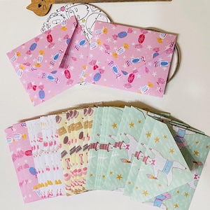 Ensemble de petites enveloppes