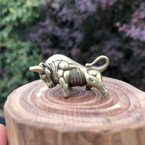 2 pcs Bull Wall Street Cattle fighting bull ox statuette ornament zodiac Retro animal Good Luck Animal Housewarming Gift feng shui tom109