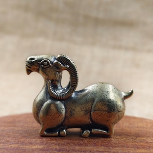 Copper Carving sheep Statue, Vintage Brass Long Horn Ram, Collectible Home Animal Tea pets Table, Bronze Animal Statue Ornaments Xmas Gift