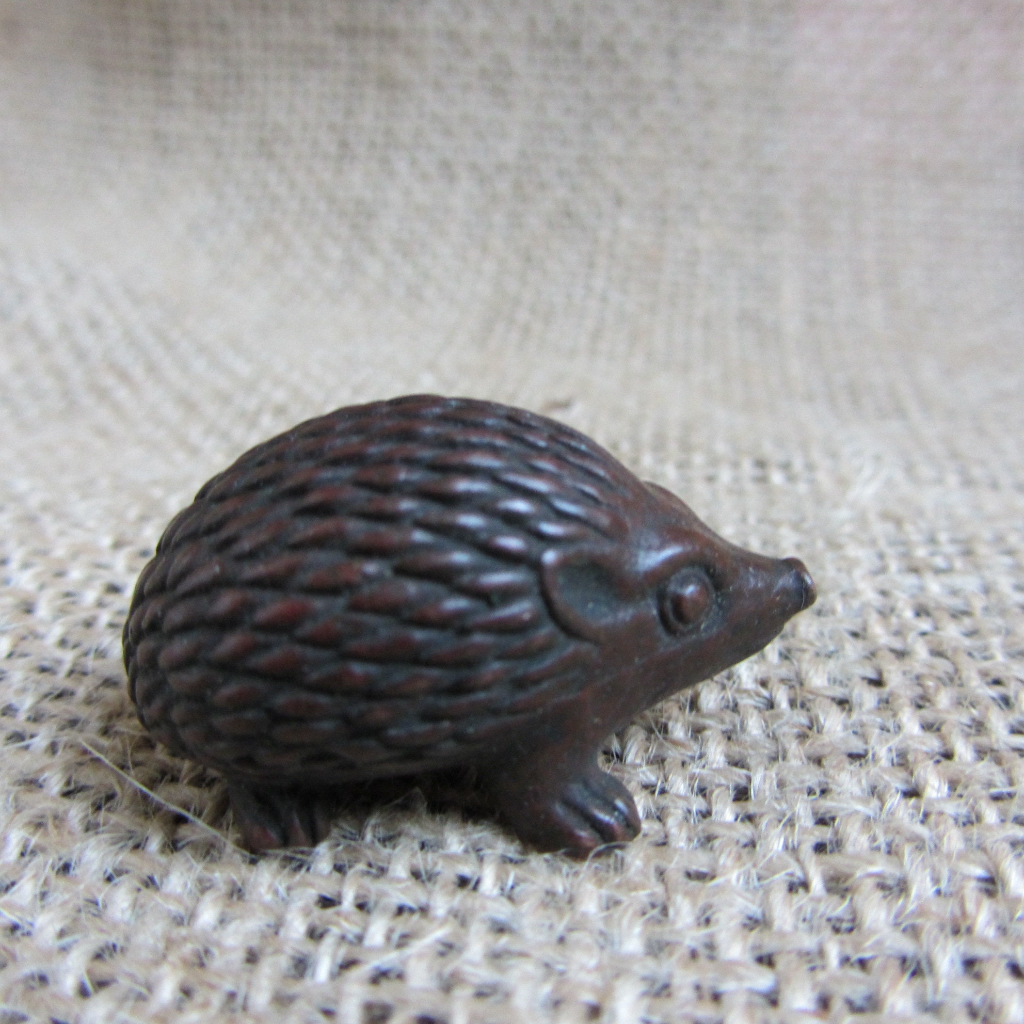 Aorvoras Solid Brass Hedgehog Figurine - Decorative Desktop Sculpture - View #5