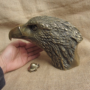 Vintage Brass Bald Eagle head statue, Eagle bust, Antique Bronze Bird Head, Gold Sculpture Bird Decorations for The Home, Office Collectible