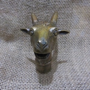 Antique VTG Brass cute goat statue Design Handle Head Wooden walking stick Cast Iron Decorative Fence Tip Umbrella Toppers Head Cane Tom8011