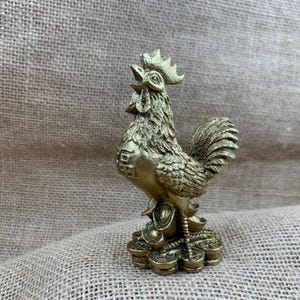 Statua di gallo in rame vintage, scultura in rame raffigurante un lingotto d&#39;oro portafortuna, arte decorativa da collezione, sculture di galline da esterno realistiche.