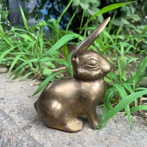 Vintage Copper rabbit Statue, rabbitFigurine, Unique Tabletop Art , rabbit Sculpture Garden Decoration Metal Yard Art for Outdoor Indoor