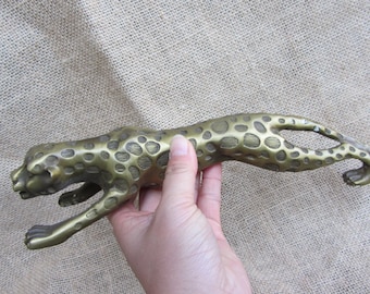 Vintage copper Bronze ferocious Leopard figurine, Brass cast Cheetah Animal Statue,Metal Cheetah Statue,Home Decor Leopard Sculpture