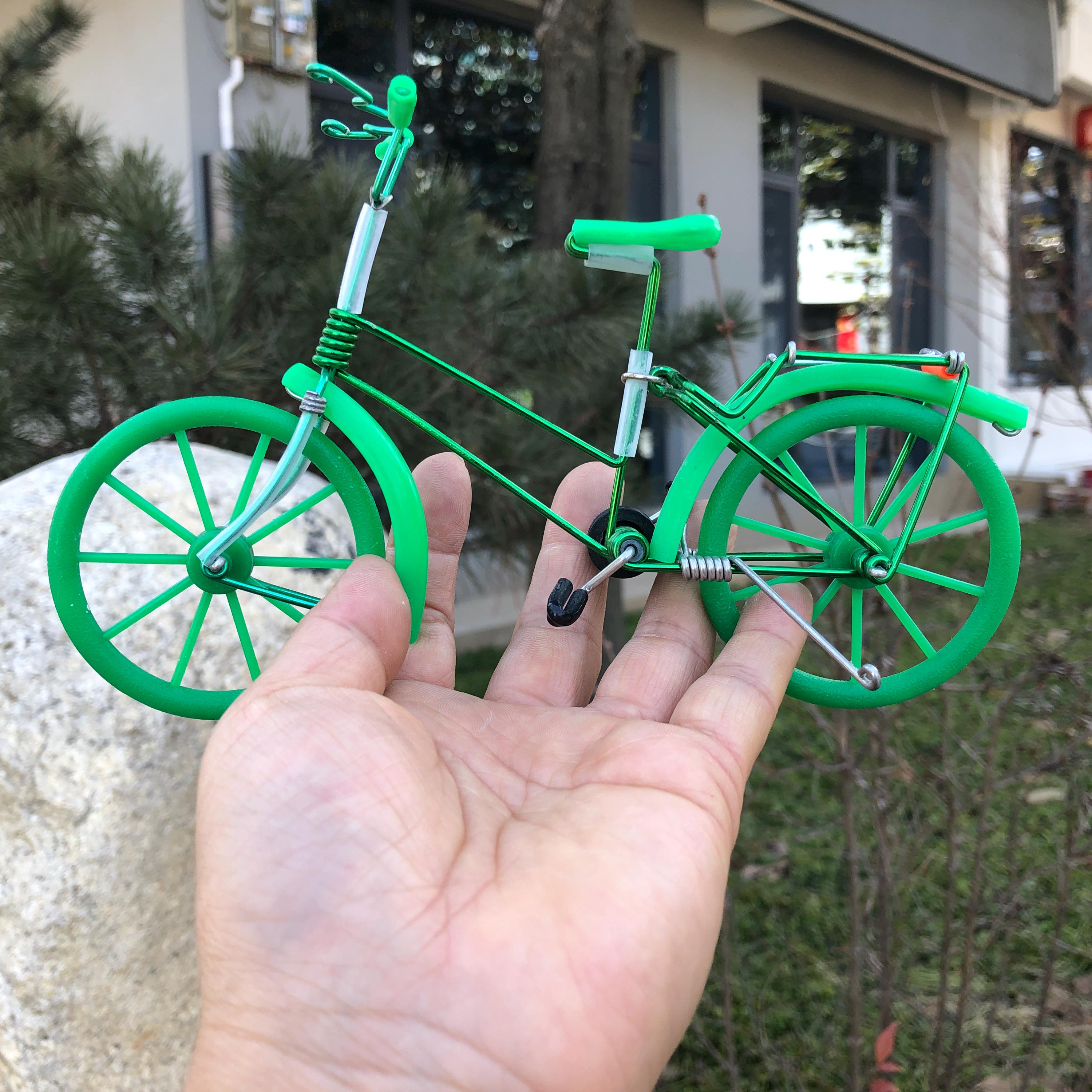 Bicicleta de alambre miniatura España