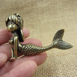 Vintage Style Brass Mermaid Princess Figure, Mini Desktop Deco, Copper Daughter of the Sea Statue, Nautical Fish Figurine Housewarming Gift