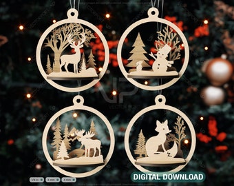 Könnte beinhalten: Vier hölzerne Weihnachtskugeln mit Winterwald-Motiv. Jede Kugel zeigt ein anderes Tier: ein Reh, einen Schneemann, einen Elch und einen Fuchs. Die Kugeln haben einen Durchmesser von 7,6 cm und sind perfekt, um Ihrer Weihnachtsdekoration einen rustikalen Charme zu verleihen.