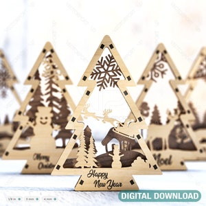 Ornamenti a forma di albero di Natale Decorazioni per l'albero Artigianato in piedi Albero di Capodanno Scena innevata Cervo Capodanno Taglio laser Download digitale /#325/