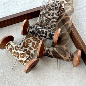Nastro leopardato marrone, nastro stampato da 38 mm, nastro per abbigliamento fai da te, nastro per confezioni, nastro per matrimoni, nastri in organza, nastro sfuso, nastro per merceria