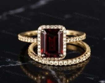 Emerald Cut Garnet Engagement Ring Set, Red Gemstone Halo Ring, Vintage Gold Bridal Set, Unique Gemstone Anniversary Ring Gift for Her