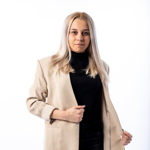 Beige V-Neck Blazer: Women&#39;s Chic Office Suit Jacket