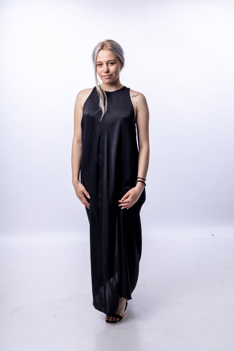 Woman black silk  dress