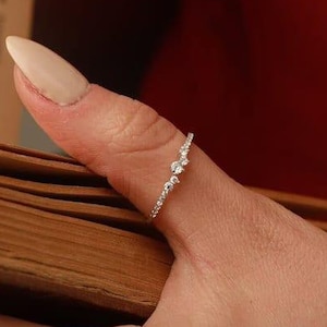 14k Gold Diamond Cluster Ring, Dainty Diamond Ring, 14k Solid Gold Ring, Diamond Wedding Ring, Stackable Ring, Minimalist Gold Ring