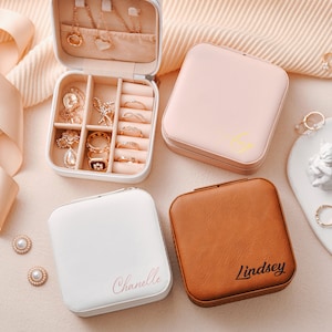 Deluxe Custom Jewelry Box Compact and Portable Elegant Bridesmaid Gift Ideal for Organizing Necklace, Bracelet, and Earring Collections zdjęcie 7