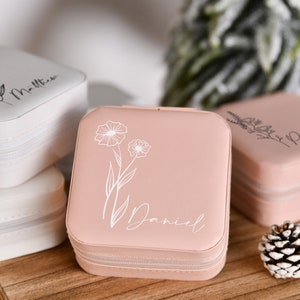 personalise Jewelry Box Compact and Portable  - Elegant Bridesmaid Gift - Ideal for Organizing Necklace, Bracelet, and Earring Collections