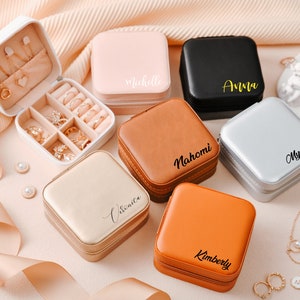 Deluxe Custom Jewelry Box Compact and Portable Elegant Bridesmaid Gift Ideal for Organizing Necklace, Bracelet, and Earring Collections zdjęcie 3