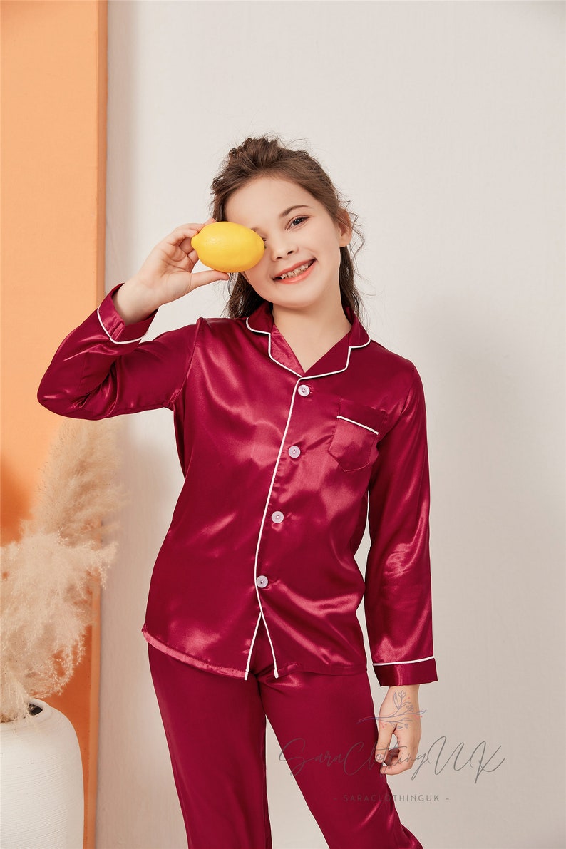 Pyjamas de demoiselle dhonneur junior, proposition de fille de fleur, pyjamas personnalisés, pyjamas de fête nuptiale, tenue de fille de fleur BURGUNDY