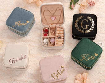 Custom Initial Velvet Travel Jewelry Case, Bridesmaid Gifts Proposal, Bachelorette Party, Bridal Shower Gift Ideas