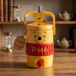 Archivo STL de enfriador de latas con forma de oso adorable, dispensador de bebidas con forma de oso de miel, enfriador de bebidas con diseño de dibujos animados, decoración para el hogar imprimible en 3D, descarga digital.