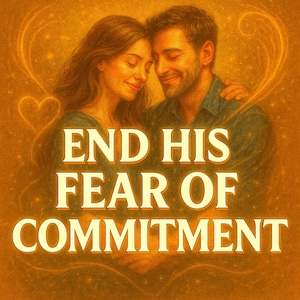 Può includere: Illustrazione digitale di una coppia che si abbraccia su uno sfondo dorato. Il testo "END HIS FEAR OF COMMITMENT" è visualizzato in grassetto, con un carattere serif. L'immagine evoca temi di amore e relazioni, con un'estetica calda.