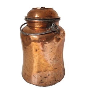 Vintage Copper Pot with Lid – Restored Antique Kitchenware for Rustic Interiors