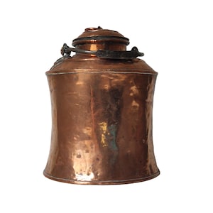 Unique Antique Copper Pot with Lid – Rustic Home Decor for Farmhouse Style Kitchens