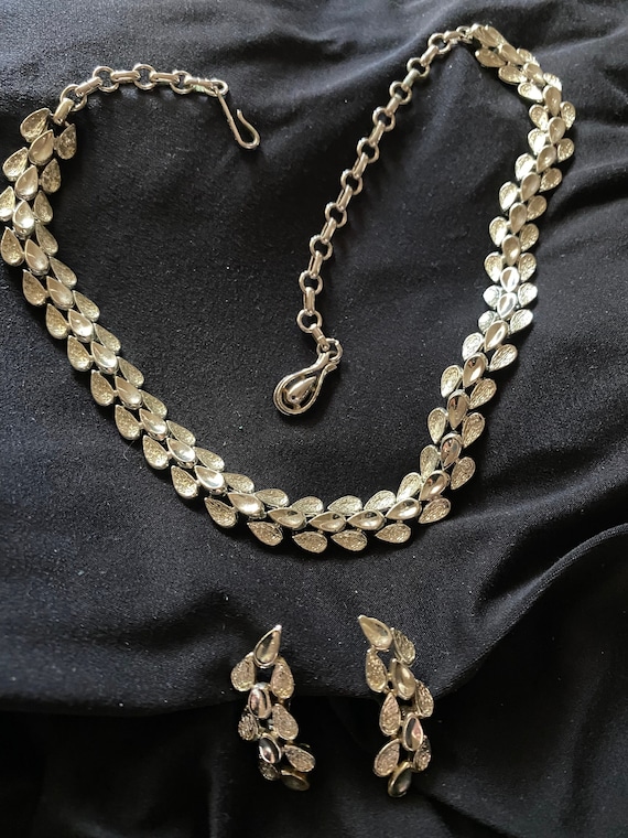 Coro Teardrop Necklace & Earrings Demi-Parure Vint