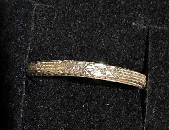 18K White Gold Incised Band - image 7