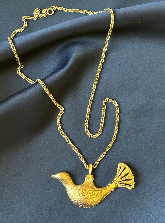 BJ Beatrix Jewelry Gold Tone Bird Pendant Necklac… - image 3