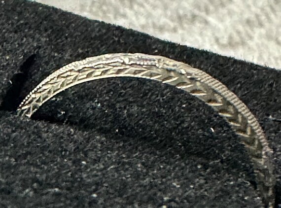 18K White Gold Incised Band - image 9