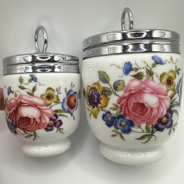 Coddlers de huevos Royal Worcester tamaño estándar y king, Bournemouth, patrón de rosas rosadas, Inglaterra - Uno disponible en cada tamaño