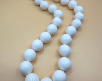 Collana girocollo vintage con perline in resina bianca di Kenneth Jay Lane