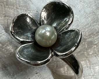 Retired James Avery Pearl Flower 925 Statement Ring, size 4.75 Vintage