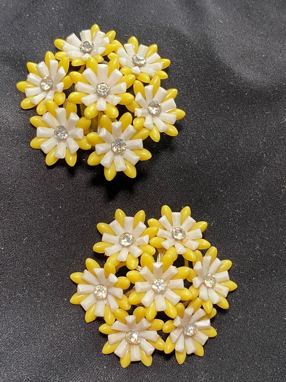 Yellow & White Floral Cluster Clip On Earrings