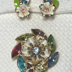 Multicolor Navette White Flower Brooch Pin and Earrings Set - Vintage