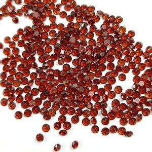 Piedra preciosa de granate rojo de 3 mm: facetada, calibrada y redonda. Fabricación de joyas.